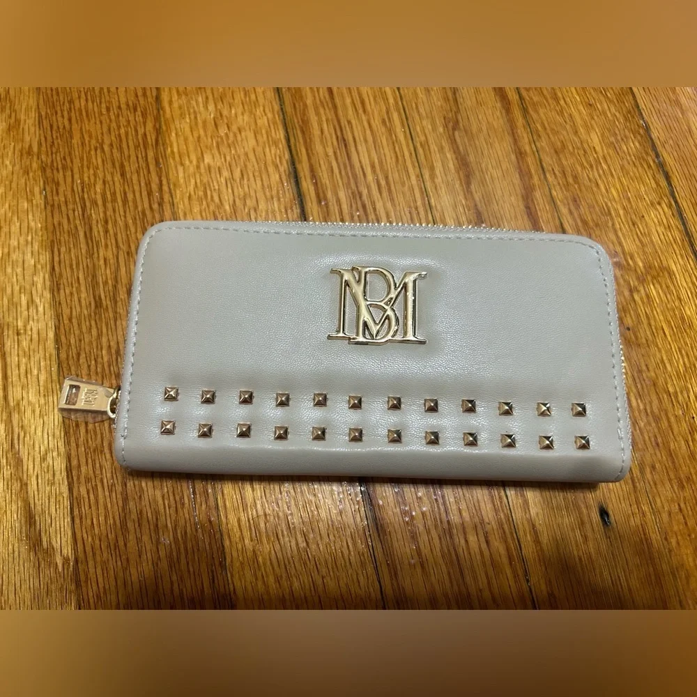 Badgley Mischka‎ Purse / Wallet with Gold Studs Taupe